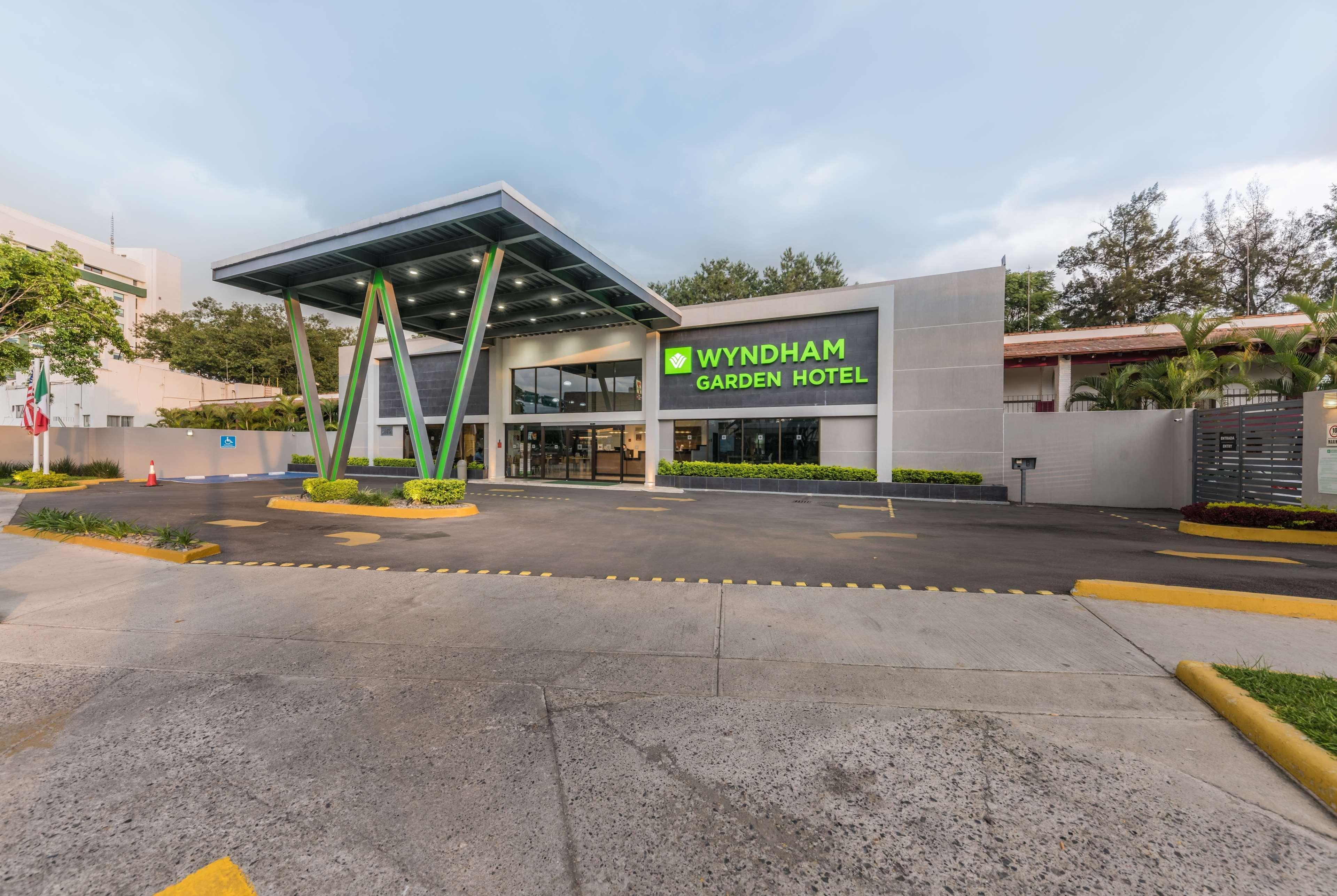 Wyndham Garden Guadalajara Expo Plaza Del Sol Hotel Exterior photo